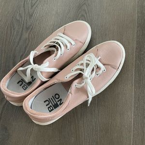 Bueno sneakers
